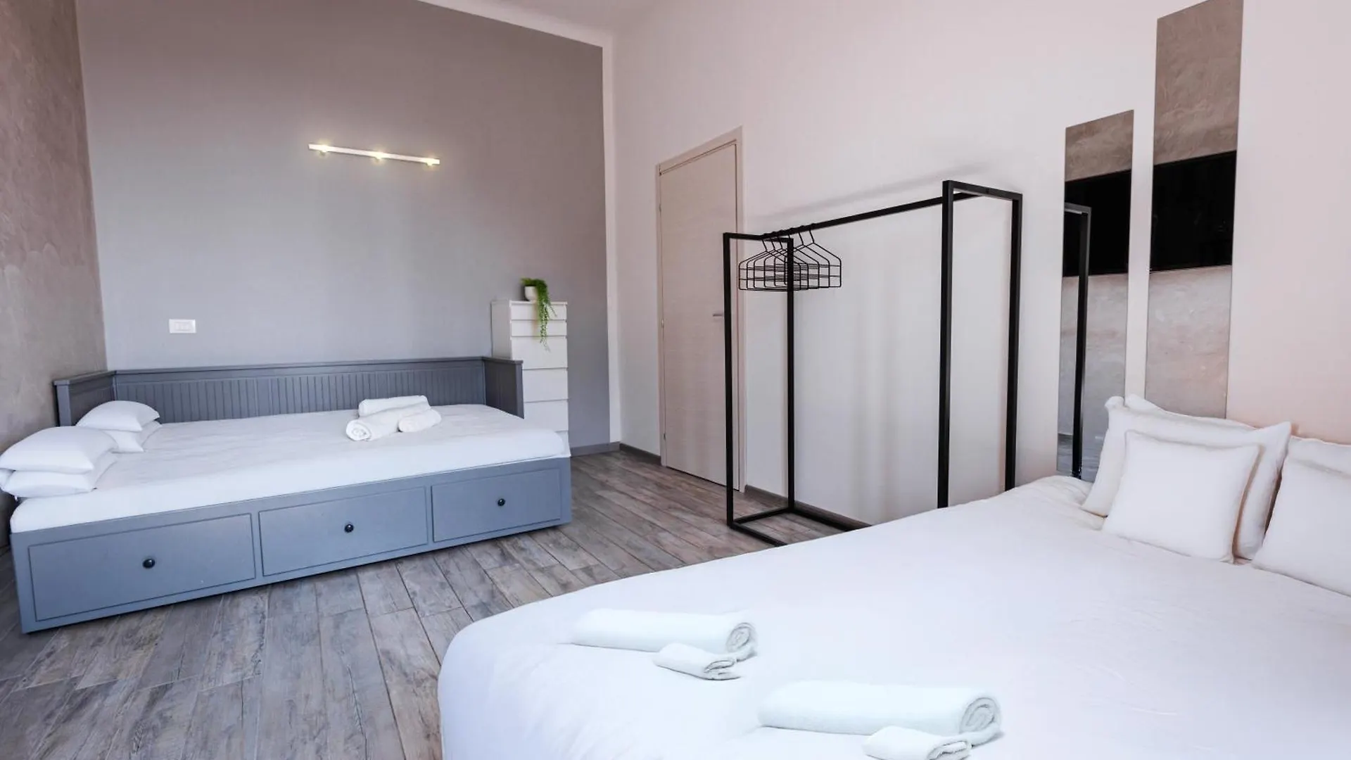 Ferienwohnung 2' Tortona - Navigli, Casa Atelier Ponti Mailand Italien